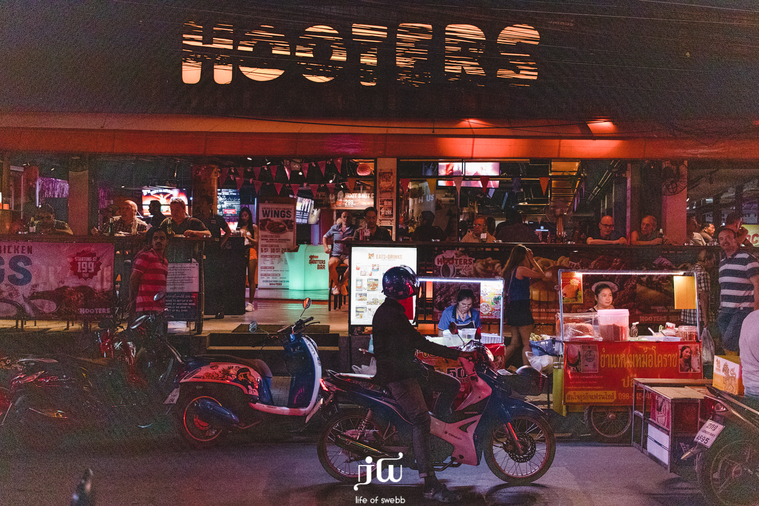 Hooters, Sukhumvit Soi 4.