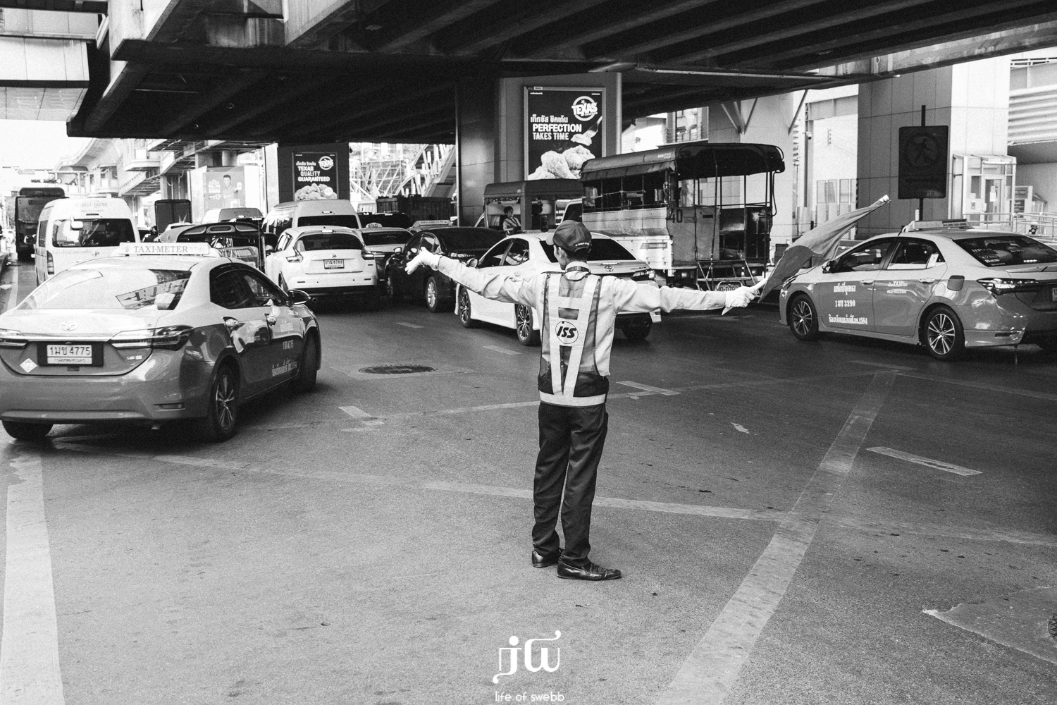 Sukhumvit, walking between Nana BTS and Asok.